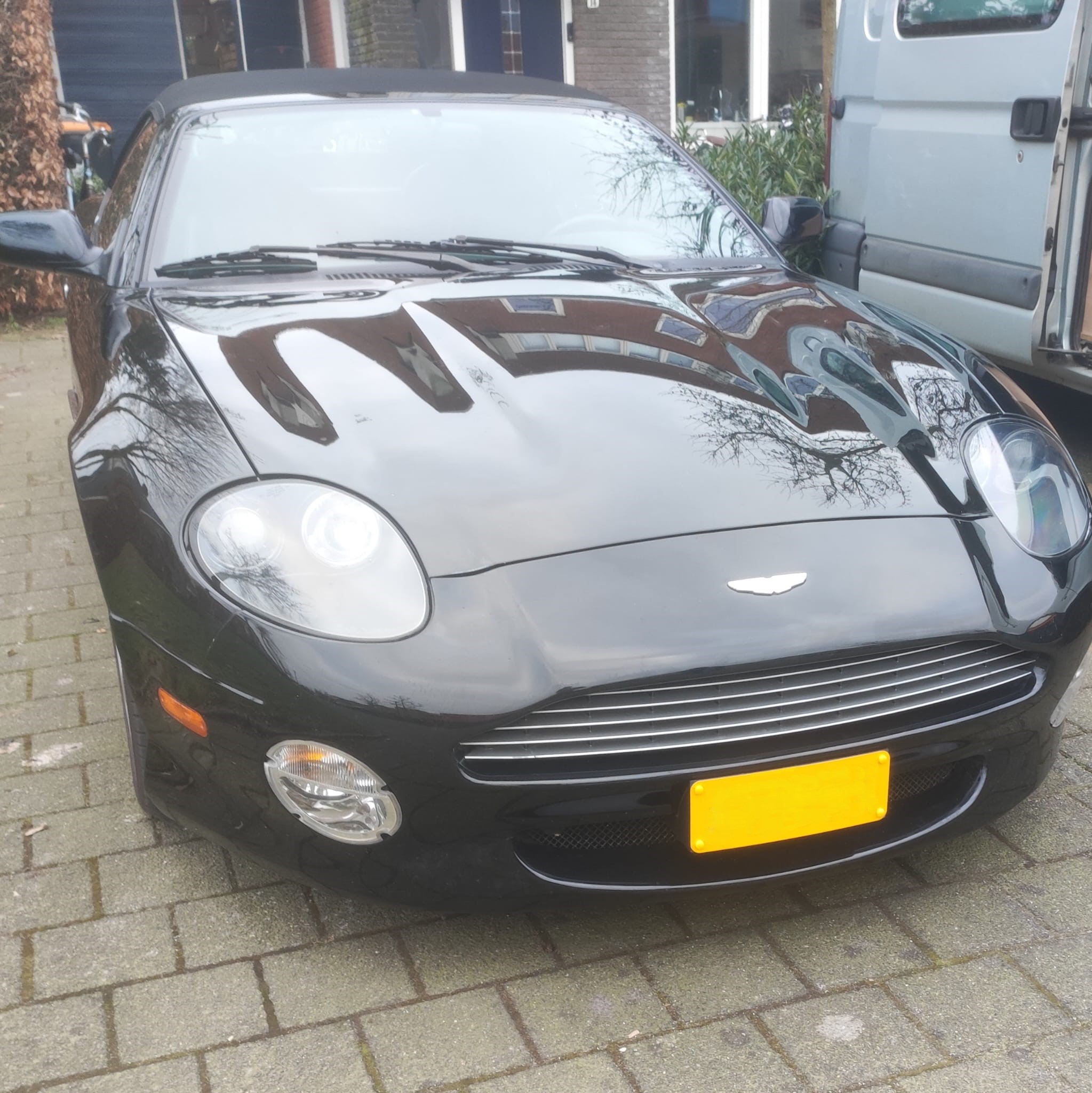 Kentekenhouder voor Aston Martin